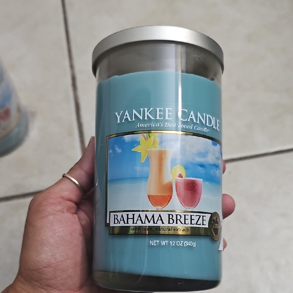 Yankee Candle Blue Bath & Body Scented Candle - Picture 1 of 2